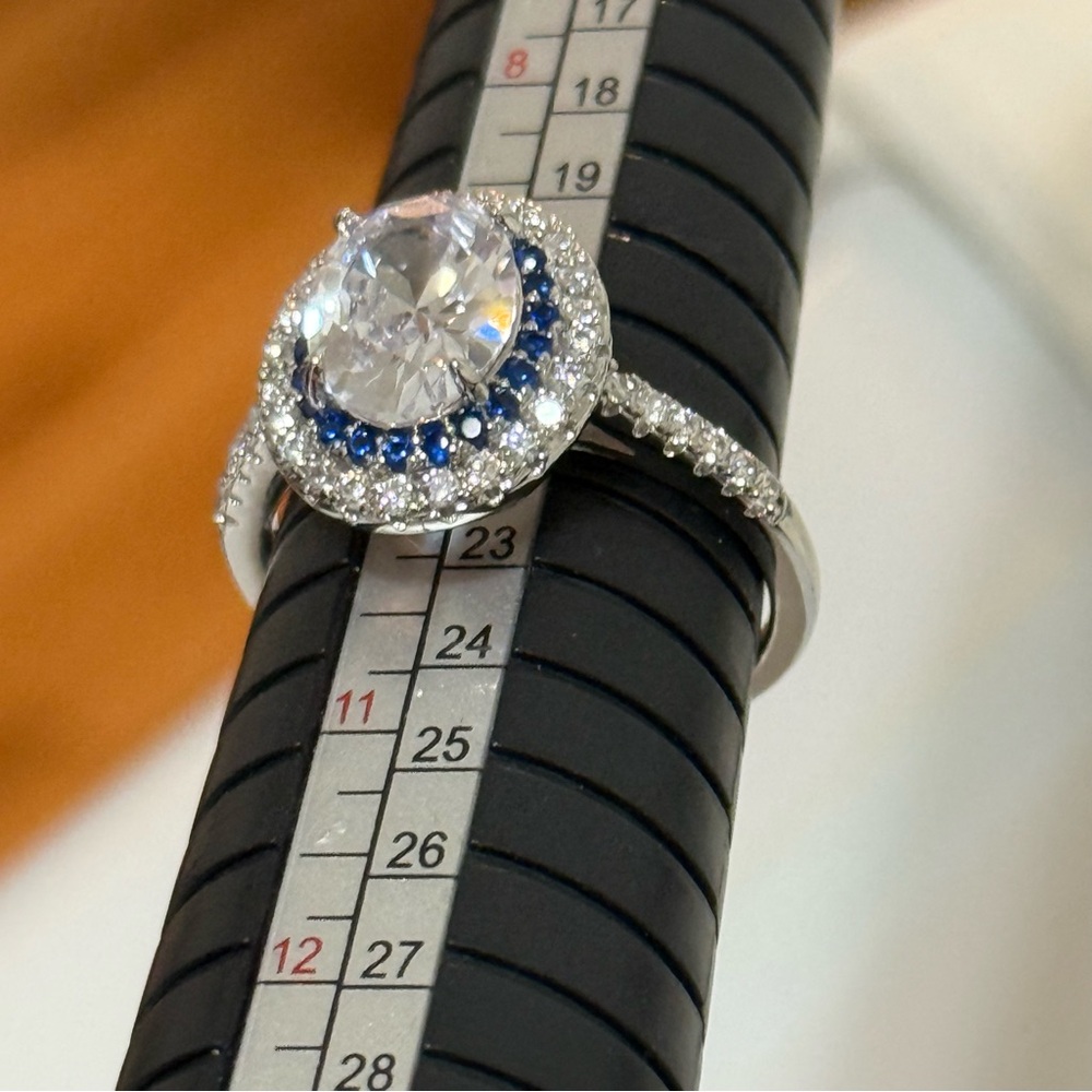 925 Sterling Silver Oval cut white Blue Cubic Zirconia Infinity Band Ring Sz 10 - Picture 5 of 8